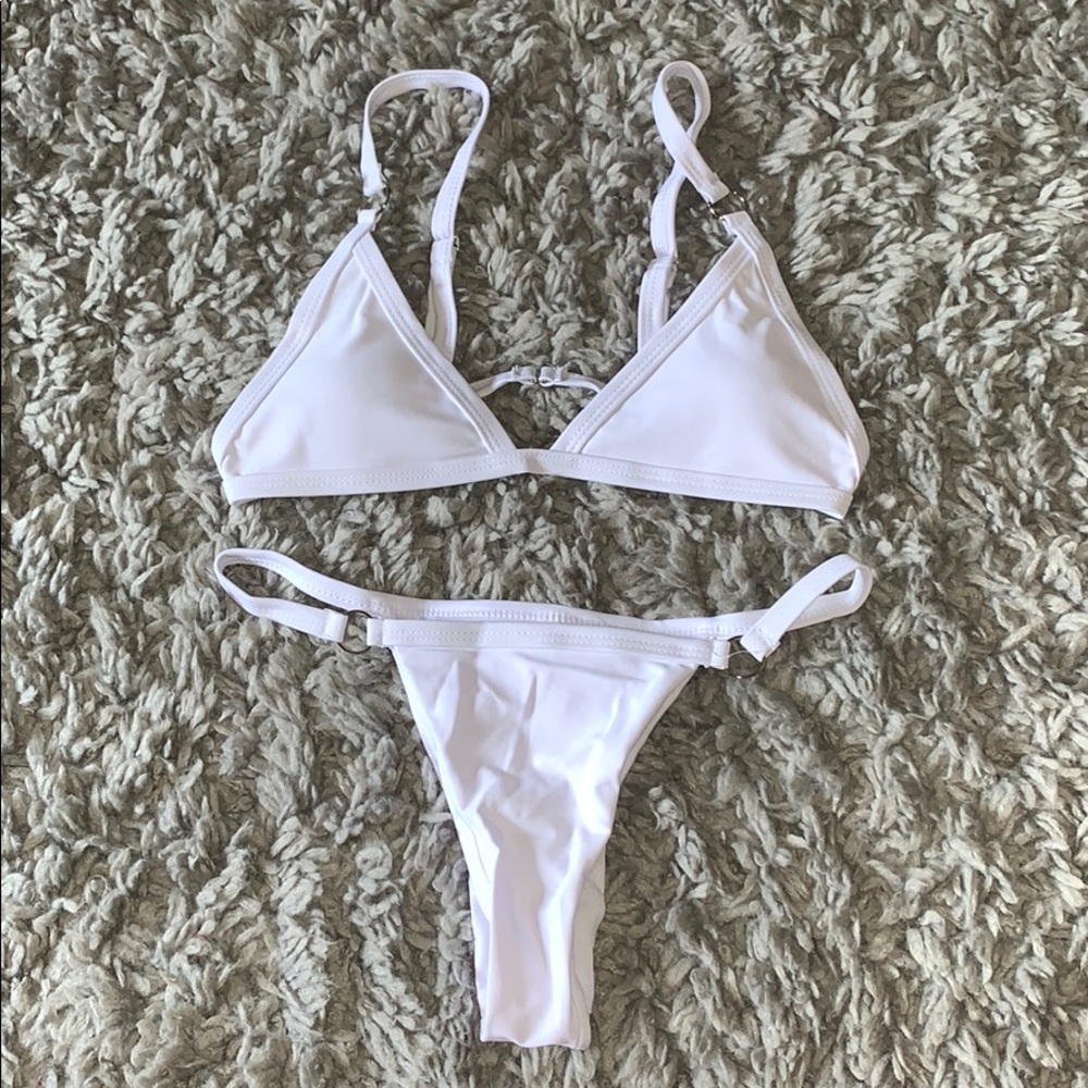 WHITE TRIANGLE BIKINI